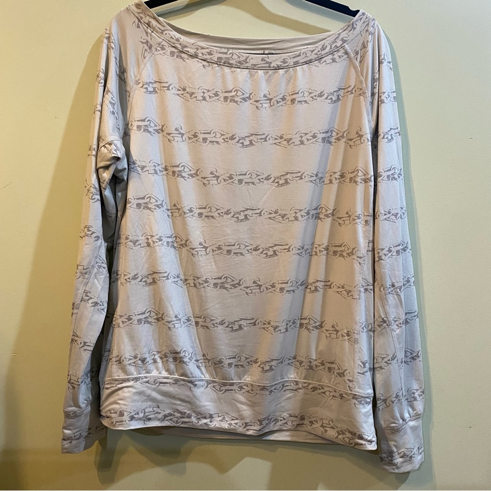 Nike Women's Size Medium wolf Grey Dri-Fit Long Sleeve Top